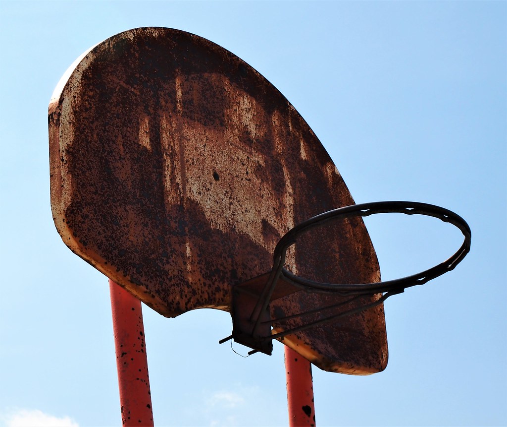 Hoop Dreams Rusted basketball standard on the 1100 block o… Flickr