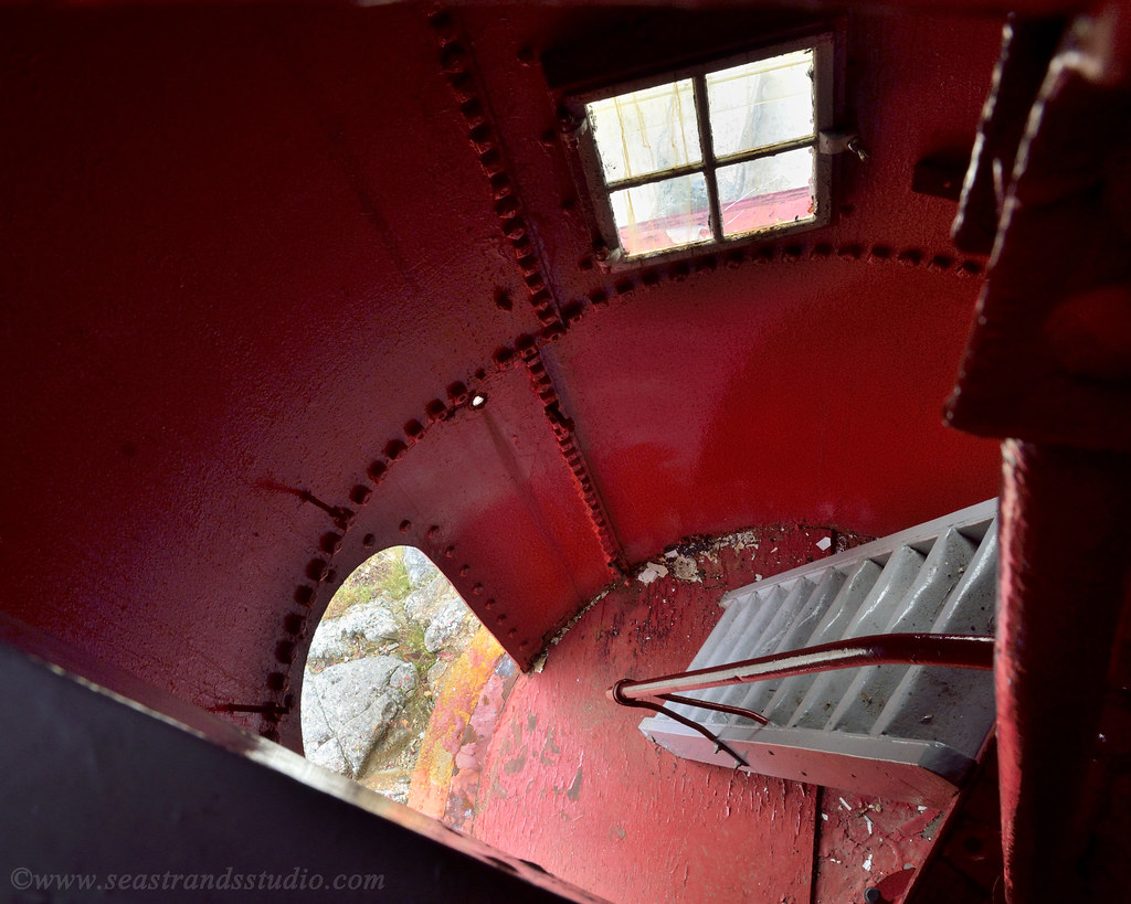 Looking down Hiking to Surgeon Cove Point Lighthouse, Expl… Flickr