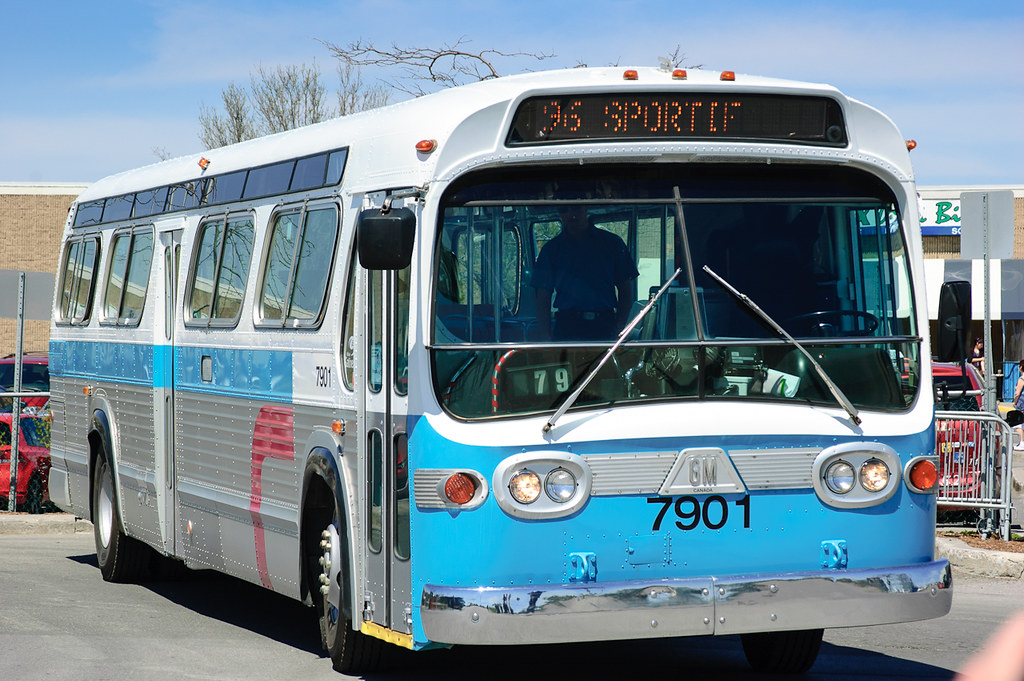 GMC New Look Gatineau, Quebec; 2012 YUL Bus Charter's 2012… Flickr