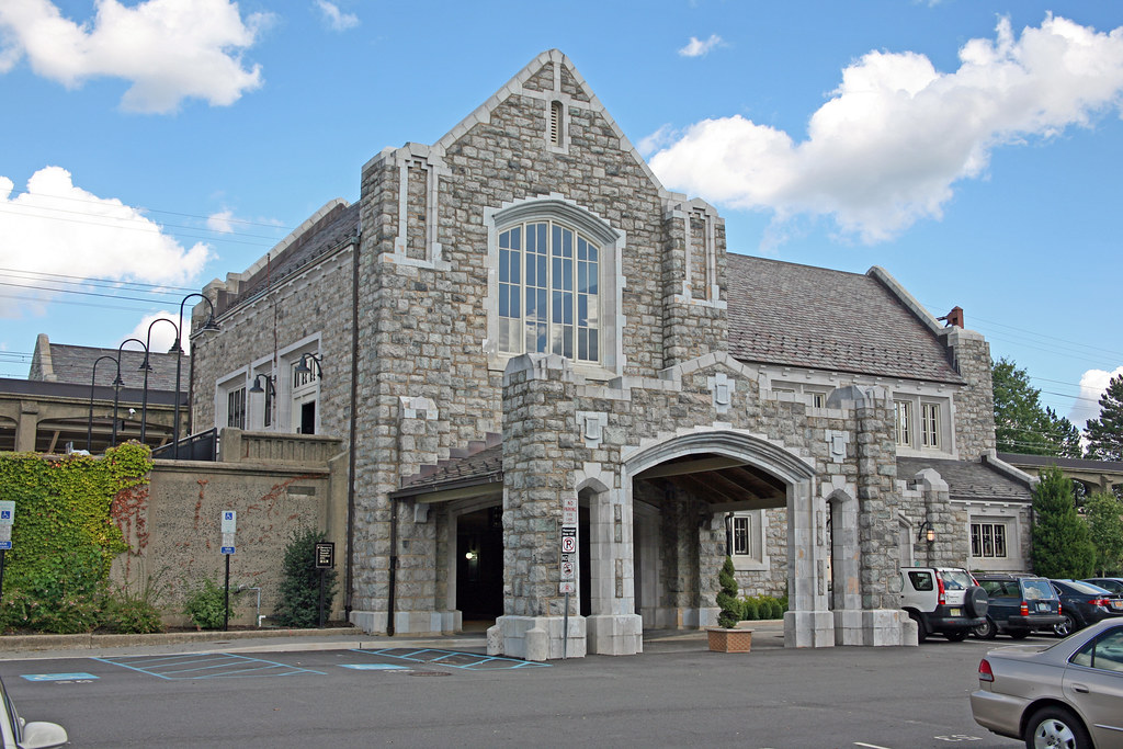 Madison Train Station Madison Station is a New Jersey Tran… Flickr