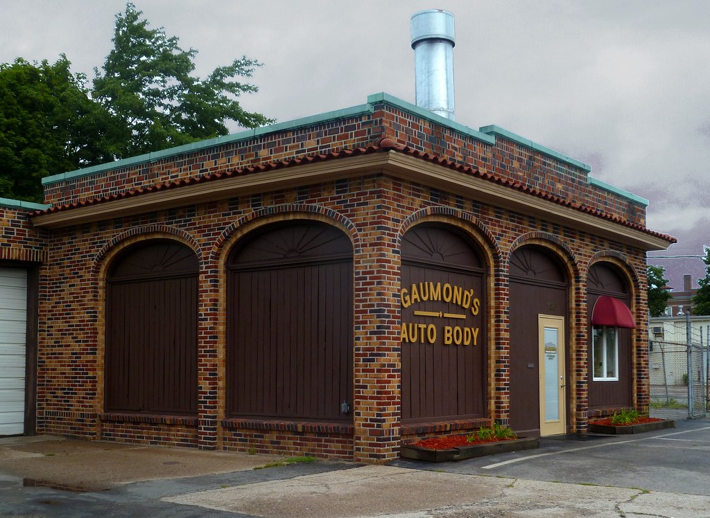 Gaumond's Auto Body, North Attleboro MA This unusual looki… Flickr