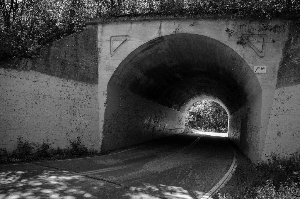 B&W Marine on St. Croix bridge m01229 Flickr
