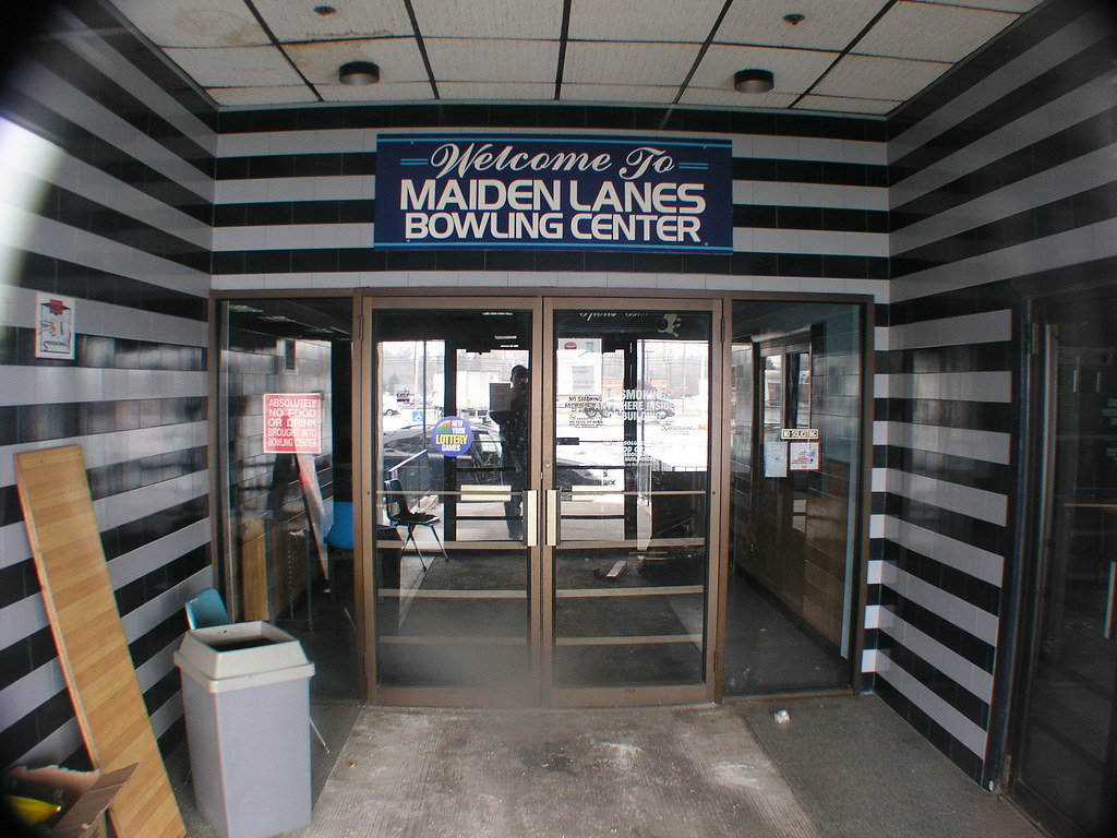 Maiden Lanes lobby Maiden Lanes Bowling Center, December 2… Travis