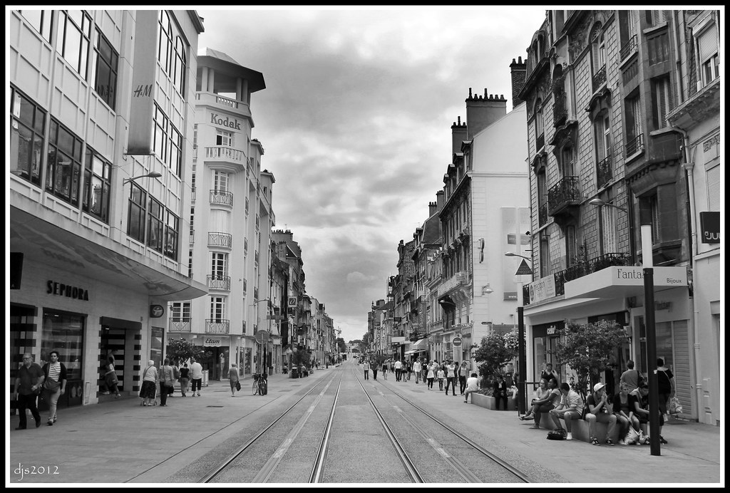 Rue de Vesle, Reims What was formerly the decumanus