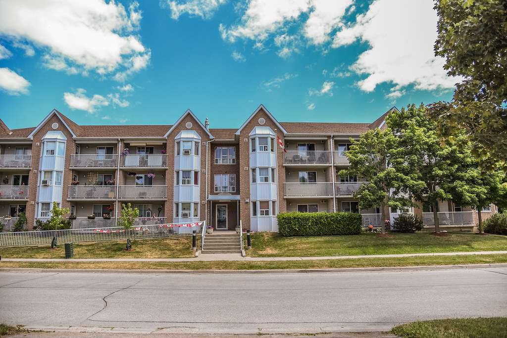 Oxford Village 84 Oakridge Court, Holland Landing, Ontario… Flickr