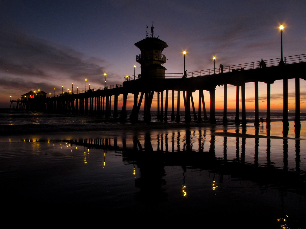 Huntington Pier Huntington beach pier at low tide. October… Flickr(06)