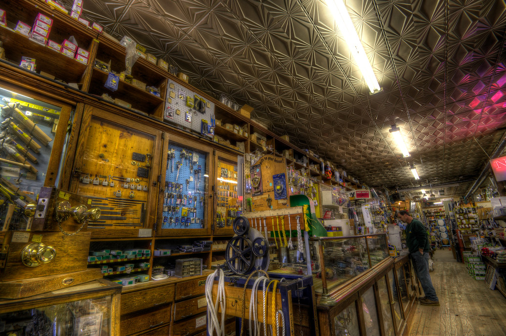 American Hardware Store The same store, in the same buildi… Flickr