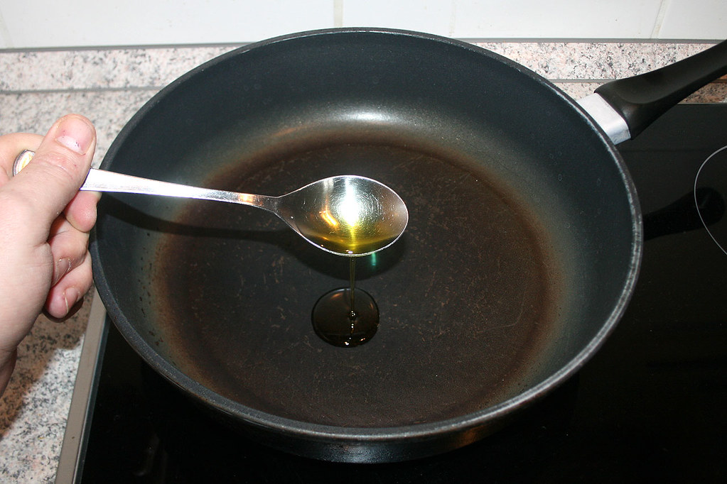 17 Öl in Pfanne geben / Put oil in pan [Rezept / Recipe]… JaBB Flickr