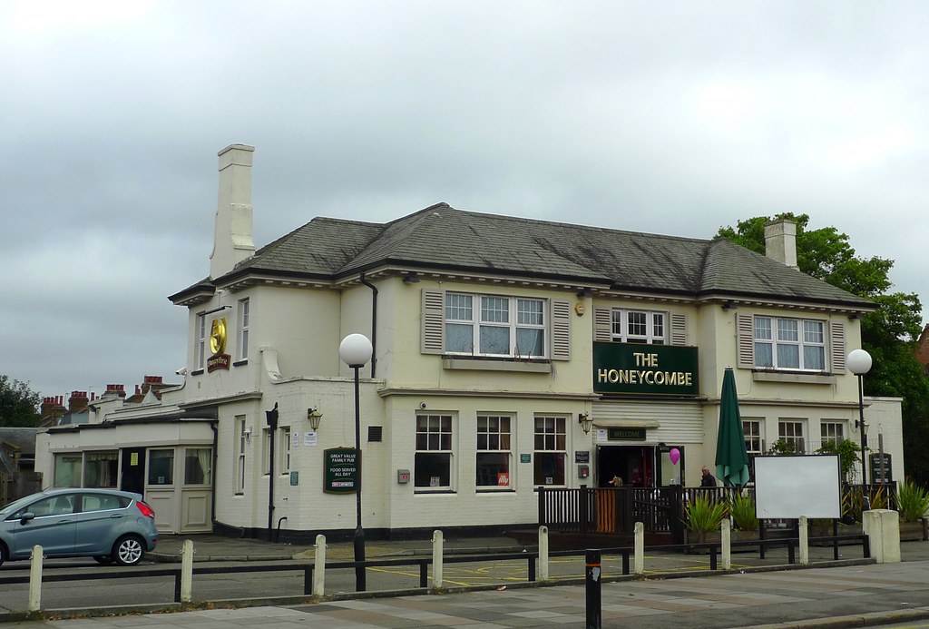 Hounslow, TW4 A large Hungry Horse (familyfri… Flickr