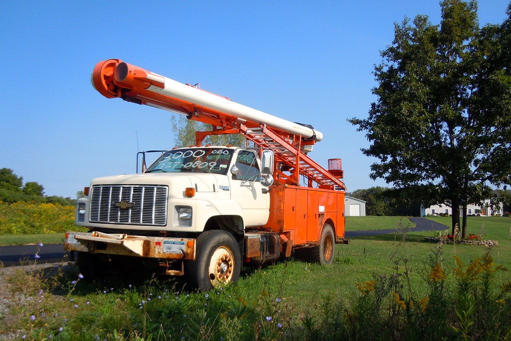 Old Niagra Mohawk Truck An old Chevrolet bucket truck that… Flickr