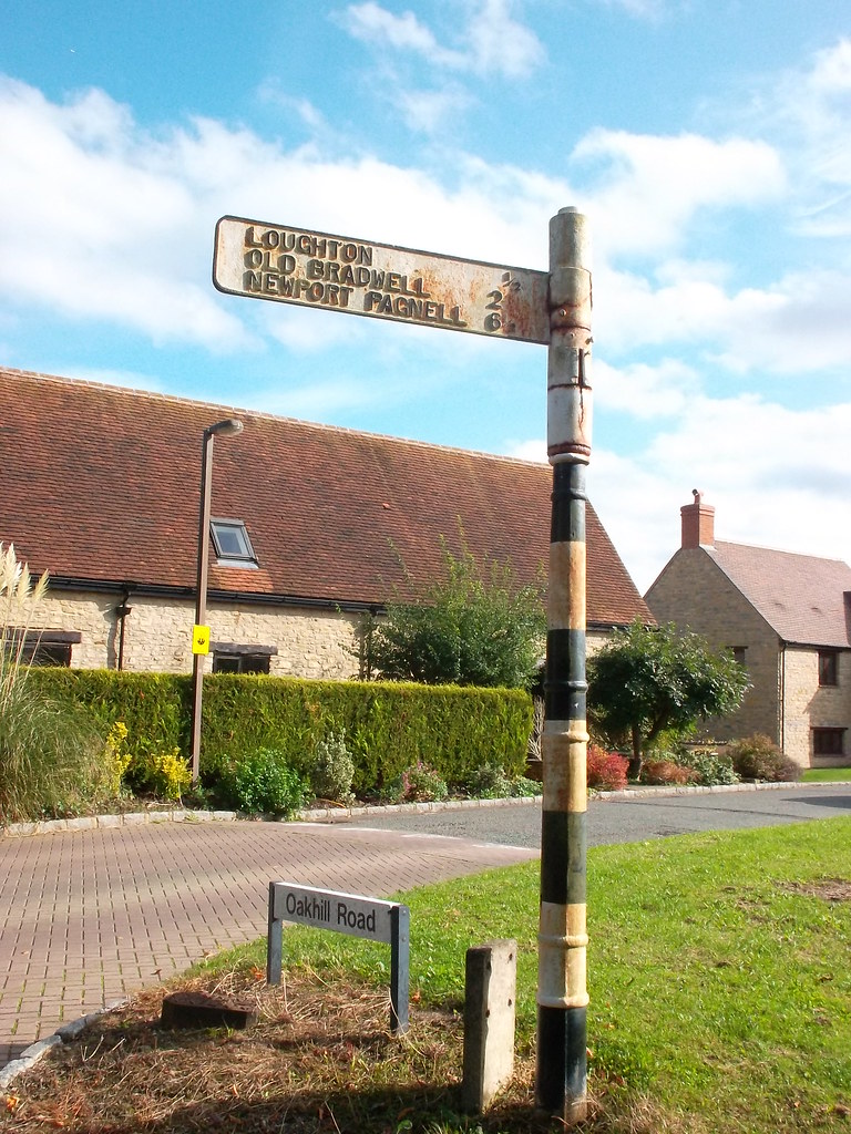 Fingerpost in Shenley Church End, Milton Keynes Fingerpost… Flickr
