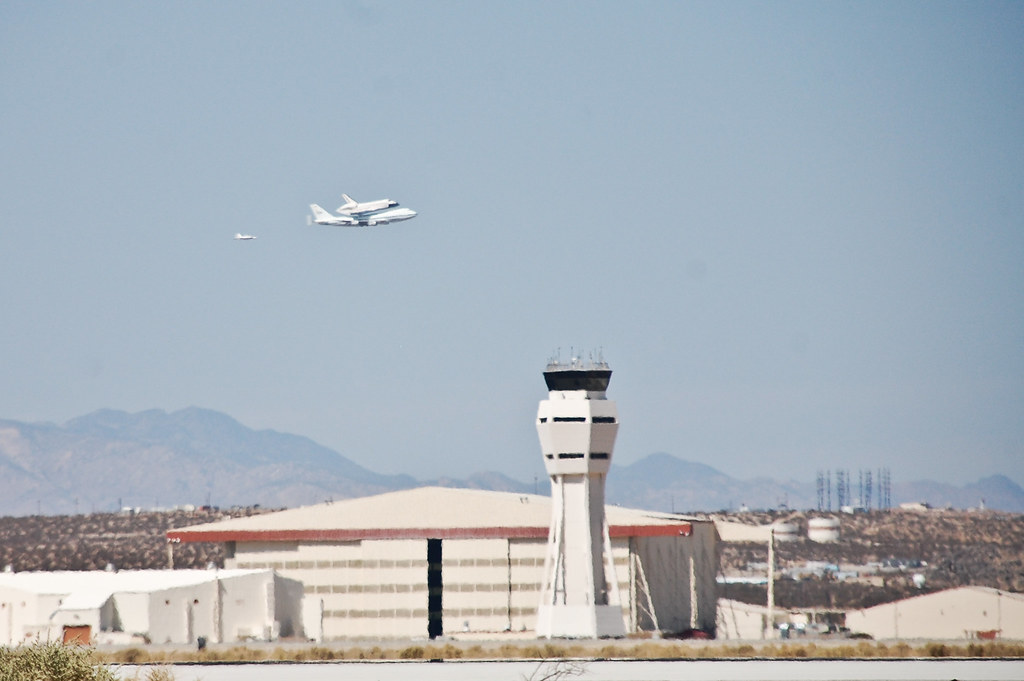 Endeavour, Arriving Shuttle Endeavour's final landing at E… Flickr