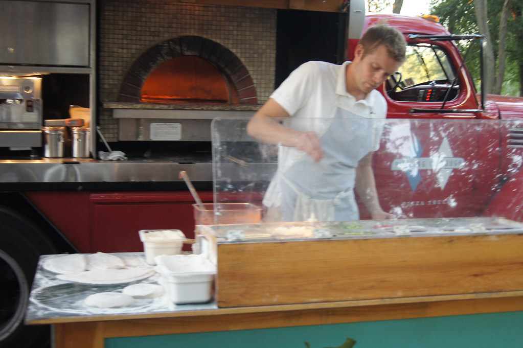 Rehearsal Dinner Yummy Pizza Truck JENN & NICKS WEDDING