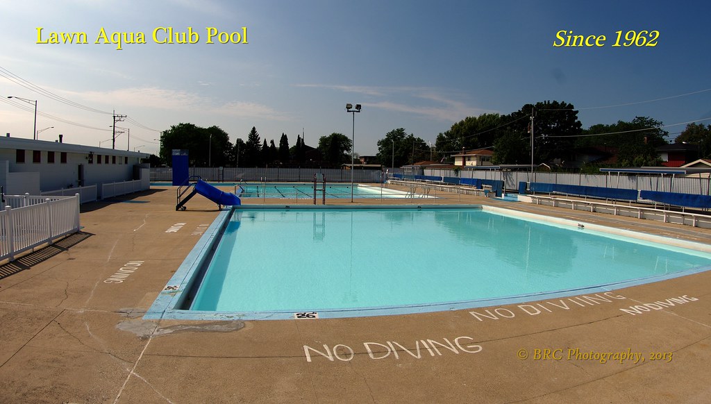 Lawn Aqua Club, Oak Lawn, Illinois. 2013 Looking at the ki… Flickr