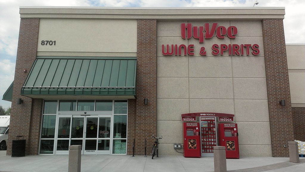 Flickriver Photoset 'HyVee Food Store 86th Street & Douglas Ave