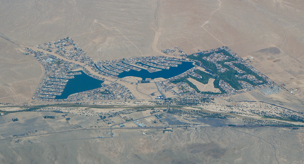 Helendale, CA Helendale (Silver Lakes), San Bernadino Coun… Flickr