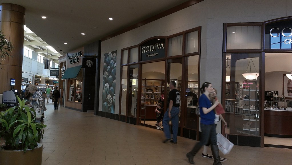 Jordan Creek Town Center Des Moines, Iowa Godiva Chocolatier