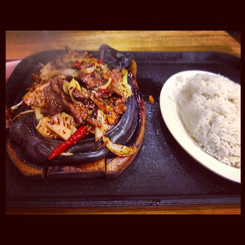 Damn Chinese hot plate. Now I smell like smoke n oil. Flickr