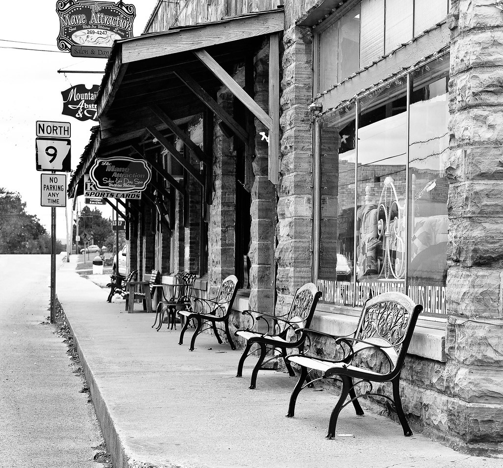 Ozark Main Street Mountain View, Arkansas Thomas W. Muther, Jr