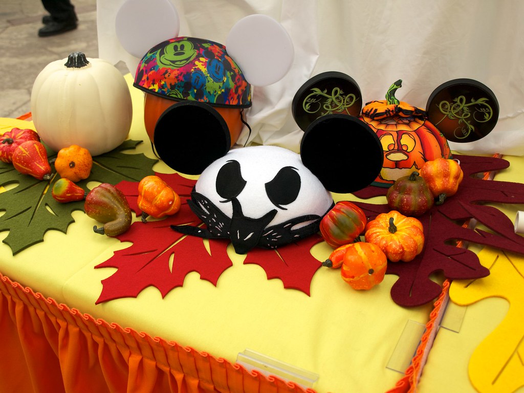 Disneyland Decorating Tips Disney Halloween, Disneyland De… Flickr