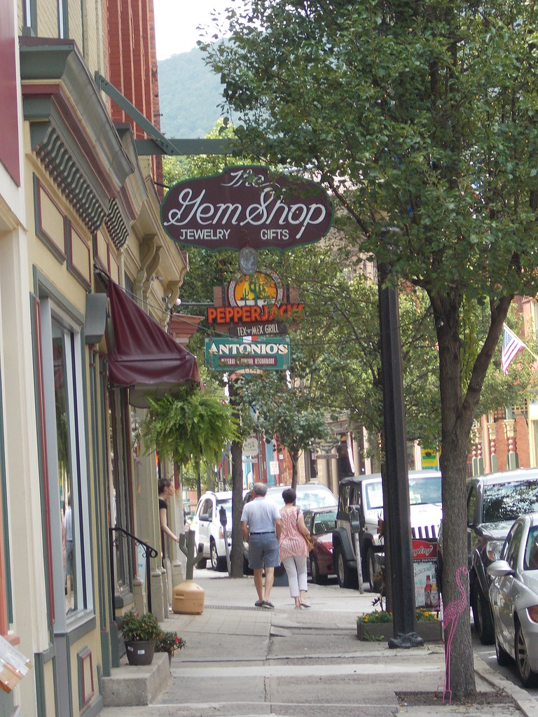 Broadway shopping in downtown Jim Thorpe truenorthmaps Flickr