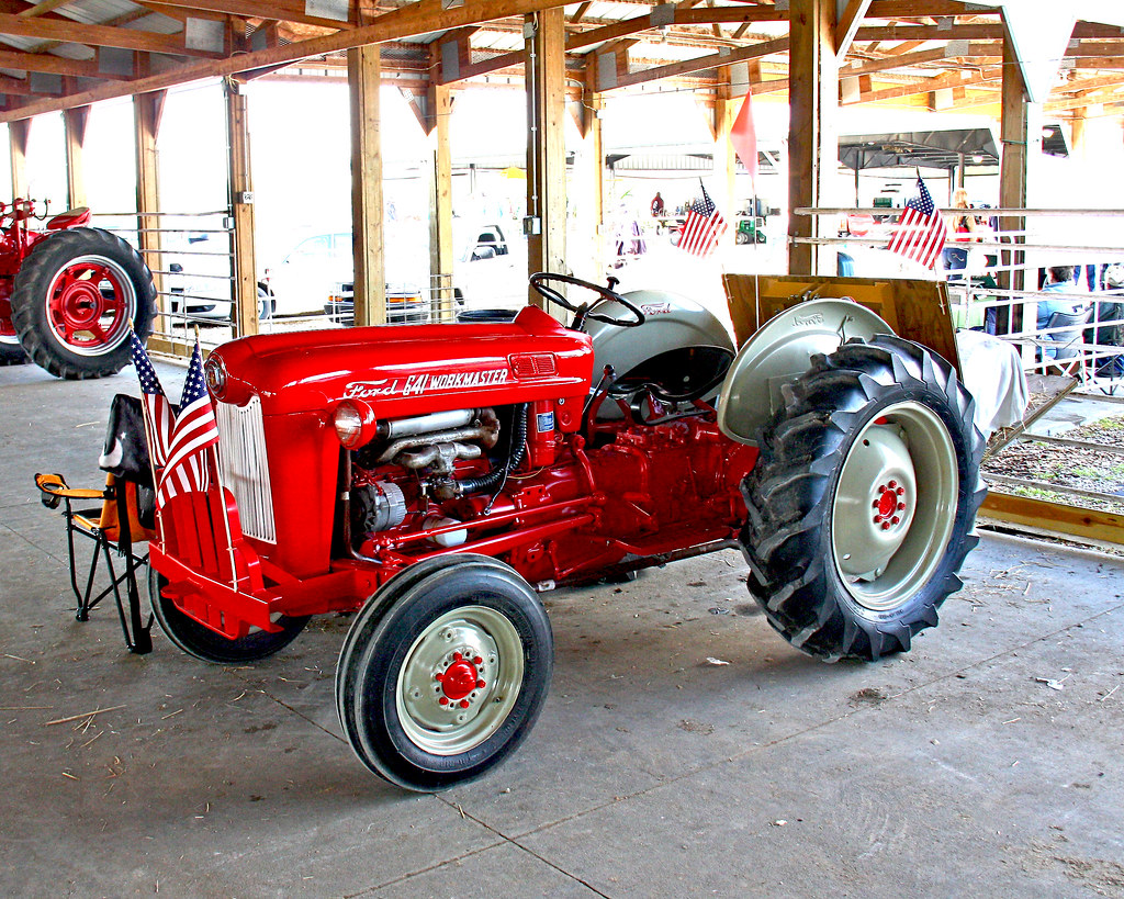 Tractor Show in Missouri A ford 641...really nice tractor!… Flickr