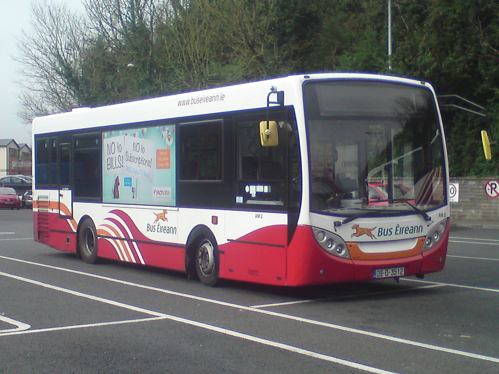 "Little bus with a big long mirror!!" Dundalk based AM2 se… Flickr