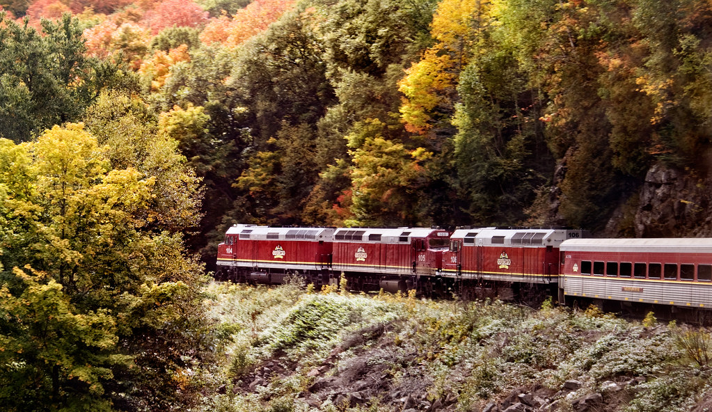 Descent to Montreal River I took this on the Agawa Canyon … Flickr
