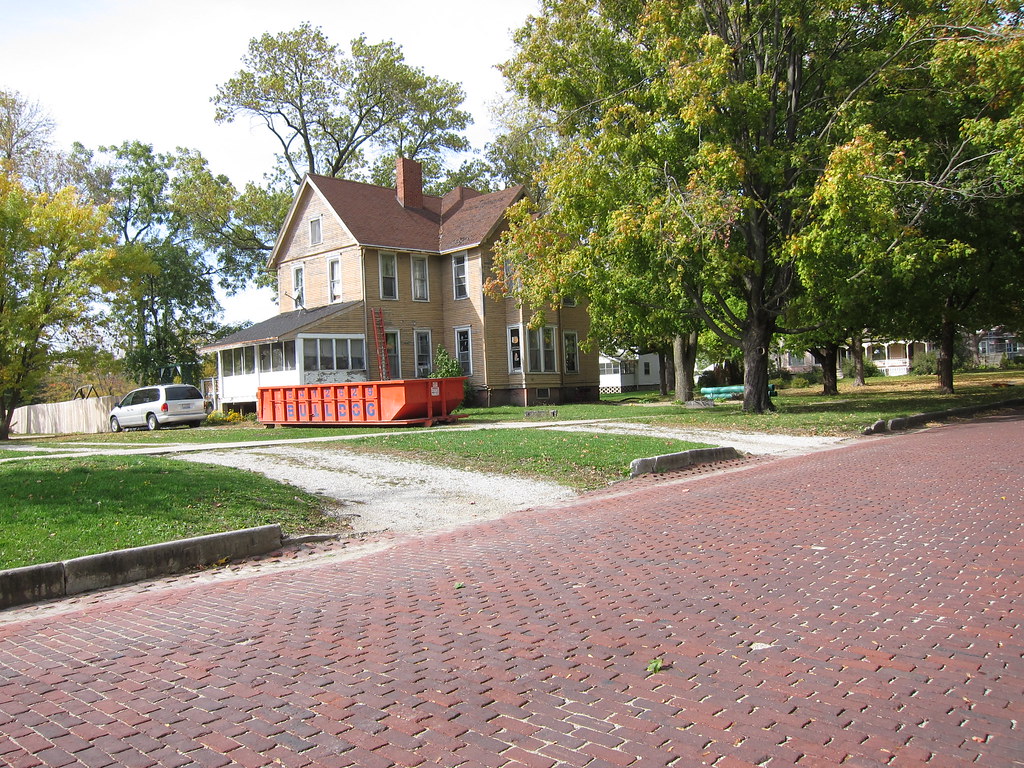 House_2863 Gibson City, Illinois. devianb Flickr