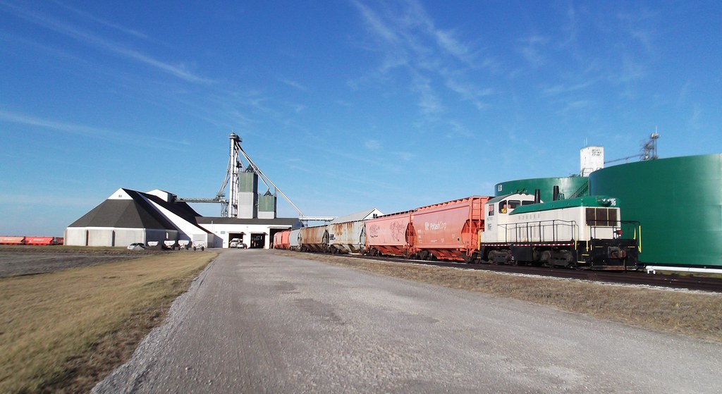 Nevada, Iowa, Railroad, Engine, Grain Hoppers, Elevator, H… Flickr