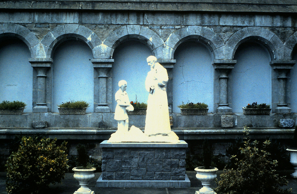 Athlone (Ireland), 24 Oct 1983 Statue of St Francis midgpee Flickr