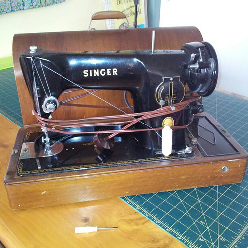 Singer 201K knee operated electric sewing machine, manufac… Flickr