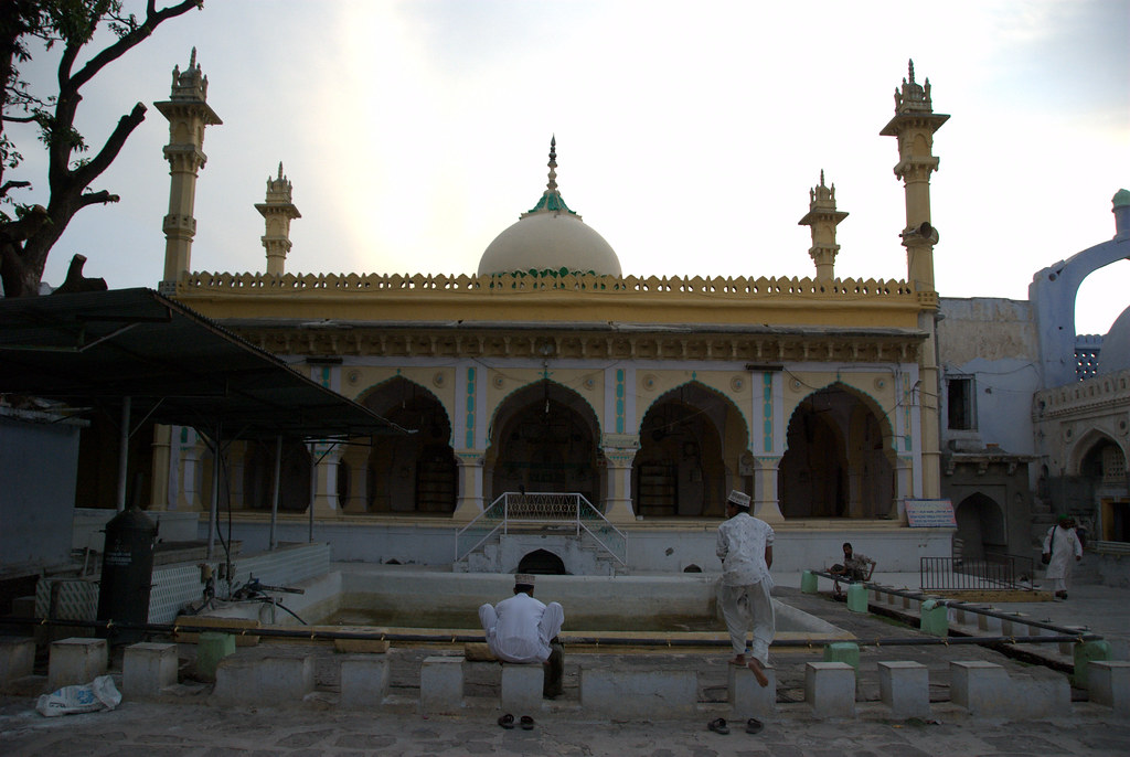 Aurangzeb's Tomb Khuldabad Khuldabad also Kuldabad or Khul… Flickr