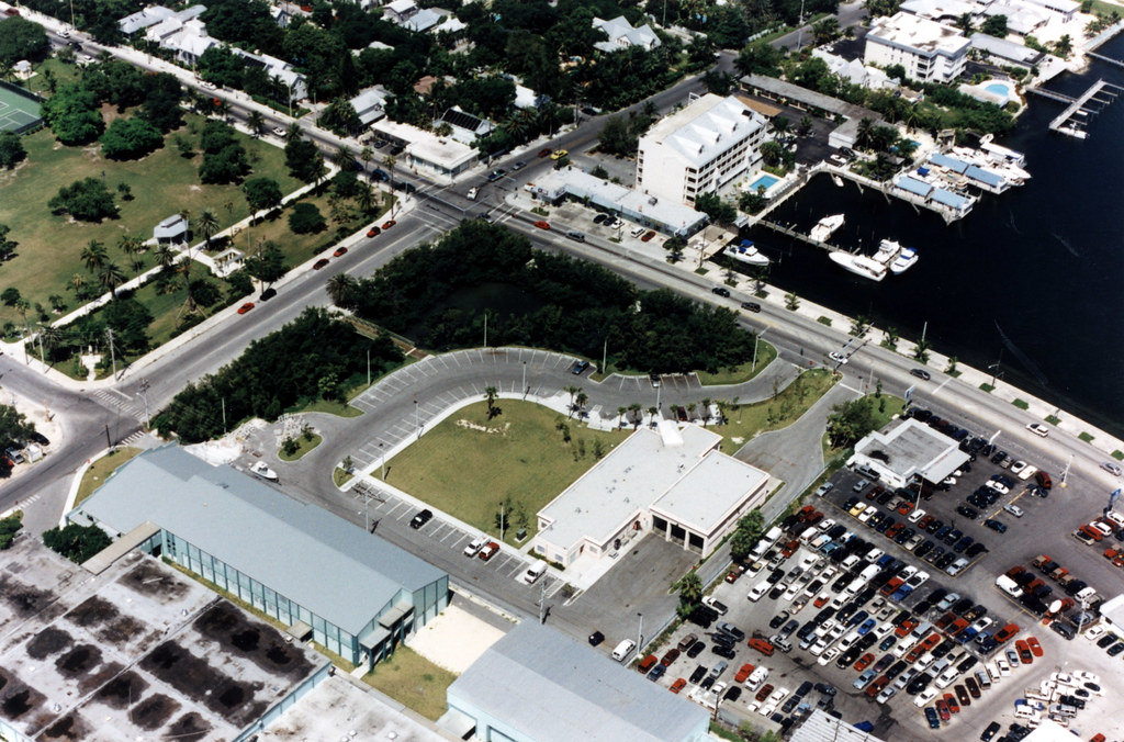 What is this thing on North Roosevelt Boulevard in Key