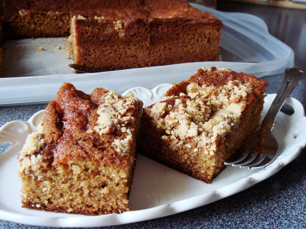 Peanut Butter Granola Cake Going to a party this afternoon… Flickr