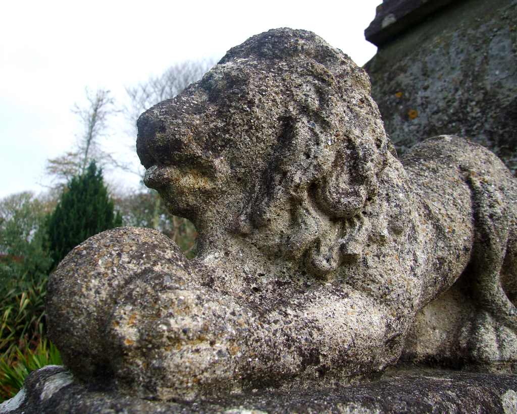 Stone Lion I Treneere Manor, Penzance, Cornwall Snowbaby67 Flickr