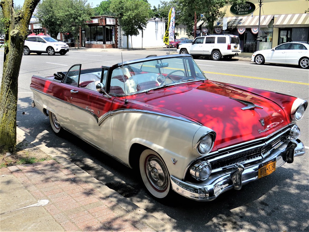 1955 Ford Fairlane Sunliner, Massapequa, New York. Flickr