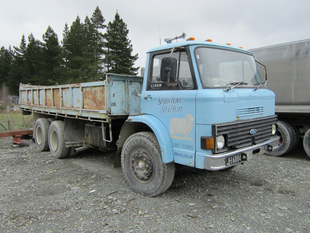 D Series Late model Ford D Series,note the round headlight… Flickr