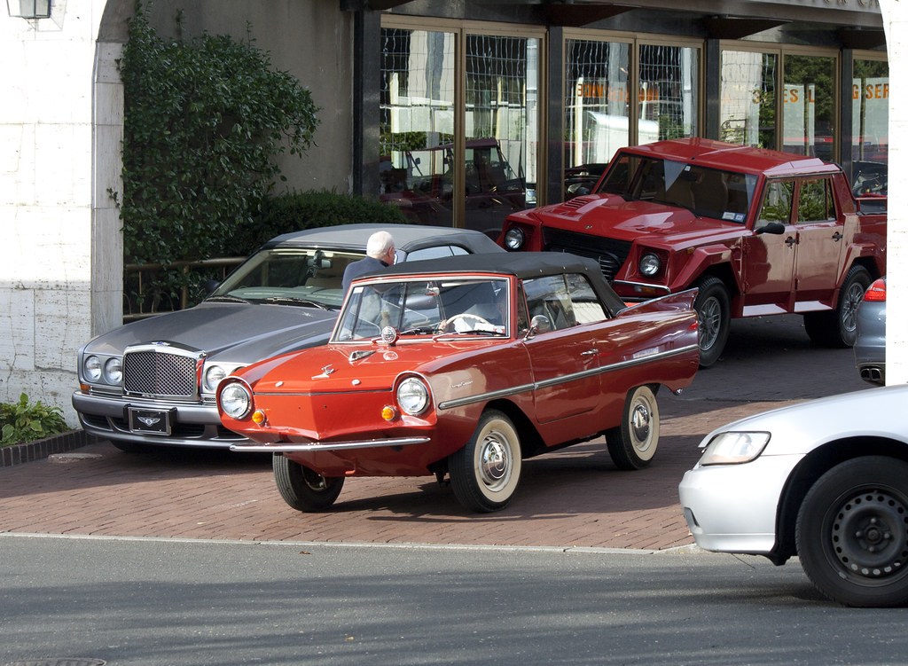 Classic Car dealership Amphicar, Bentley, LM002 all in one… Flickr