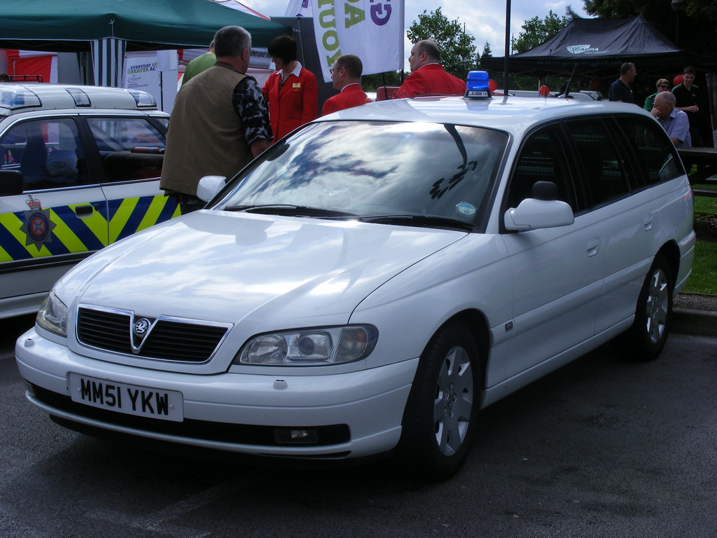 2160 Preserved Vauxhall Omega Estate MM51 YKW Ex. 11… Flickr