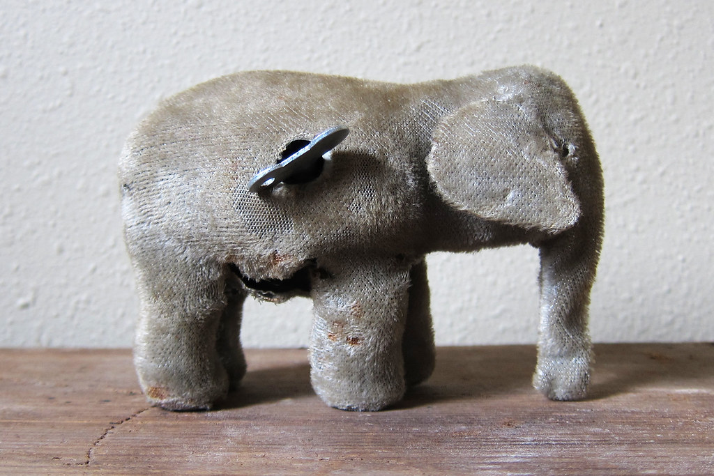 Modern Toys WindUp Elephant Sheep Chase Vintage Flickr