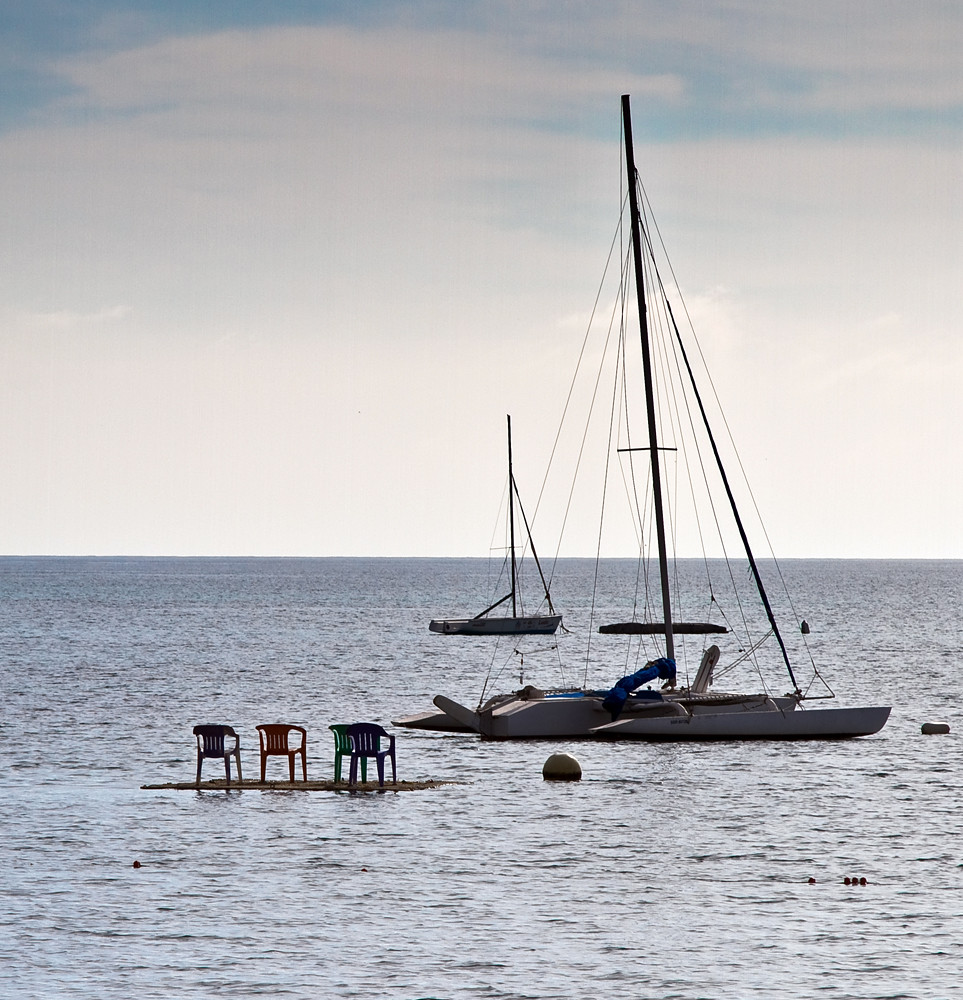 Sillas y barcos Chairs and boats ibzsierra Flickr