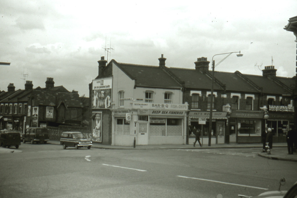 Abbey Wood The crossroads at Abbey Wood, Knee Hill in the … Flickr