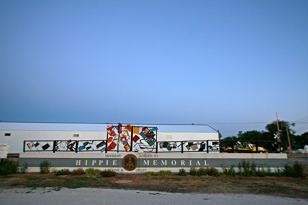 Hippie Memorial The hippie memorial in Arcola, Illinois st… Flickr