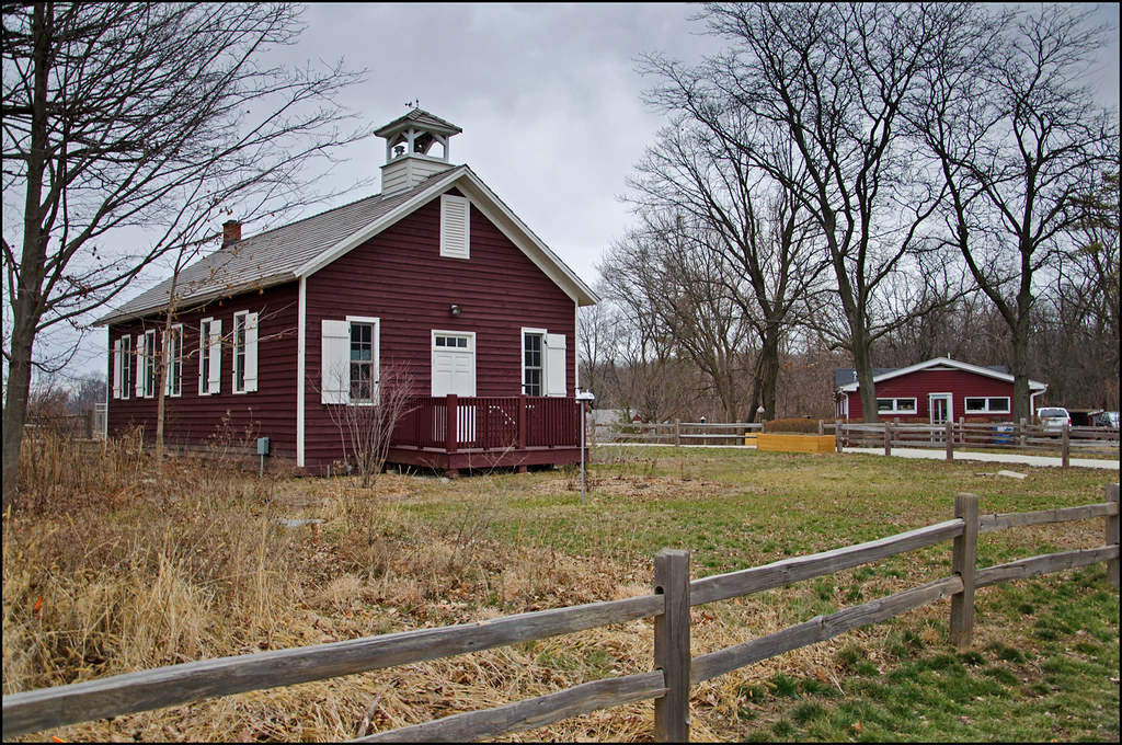 Little Red Schoolhouse The local Little Red Schoolhouse is… Flickr