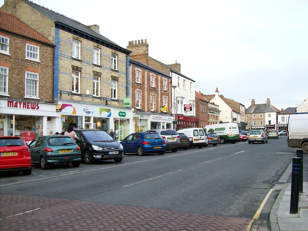 POCKLINGTON TOWN CENTRE A fine market town, (sadly prone t… Flickr