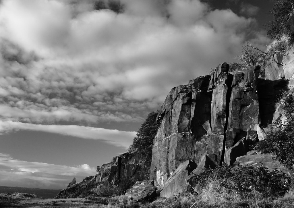 Baildon Bank Monochrome 3 Baildon Bank divides high and lo… Flickr