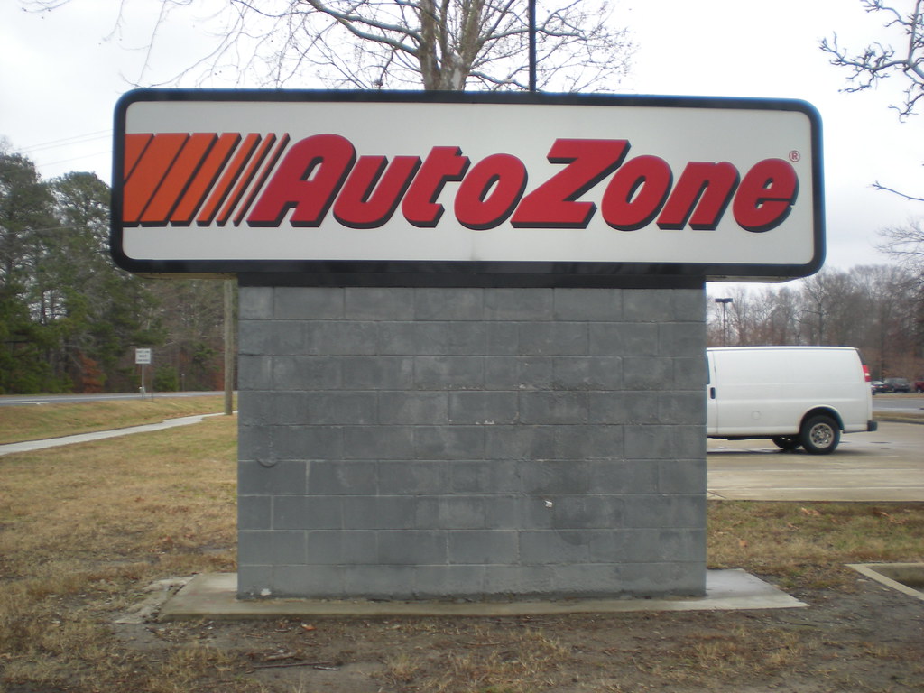 AutoZone sign AutoZone 3935 (8,075 square feet) 2800 Hamp… Flickr