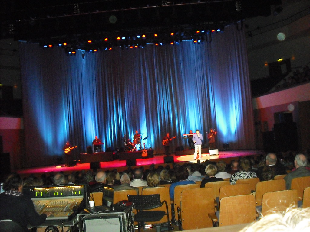 Nov 2012 Waterfront Charlie Pride 031 marybail Flickr