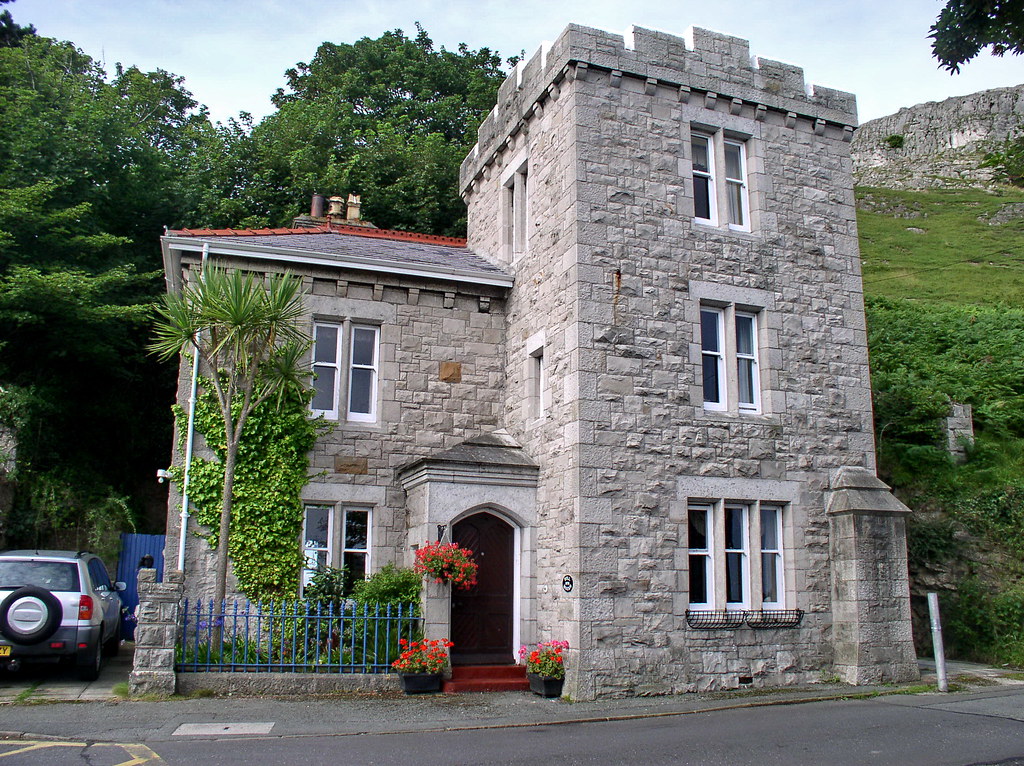 Llandudno Gatehouse at the start of Marine Drive, Great Or… Flickr